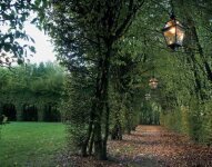 Place des Vosges 03.01. | hängende Laterne mit Kette von Roger Pradier